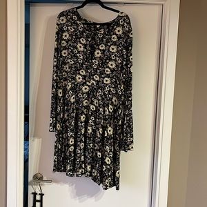 AMERICAN EAGLE Floral Boho Bell Sleeve Dress with keyhole neck